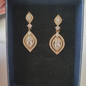 Elegant Gold Drop Earrings